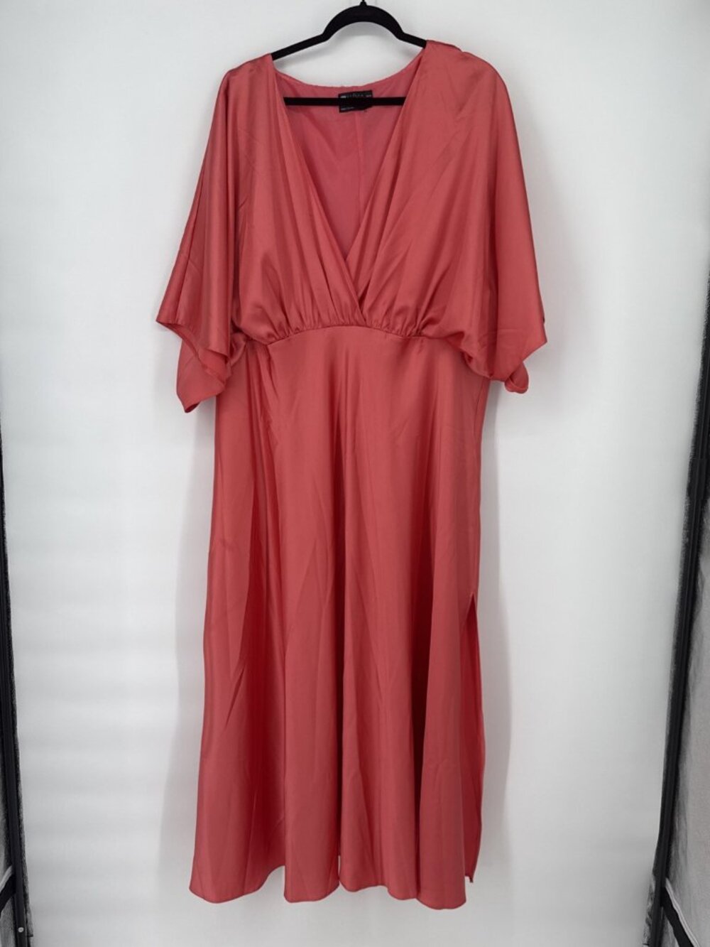 ASOS DESIGN Curve Size US 16 Coral wrap front batwing sleeve satin midi dress - Picture 6 of 16